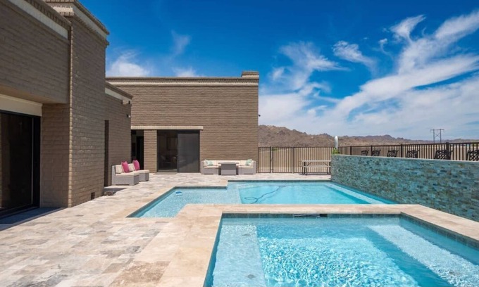 Parker Strip House | Eagles Lair, Pool & Views!