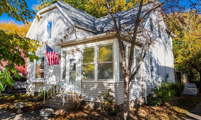 La Crosse House | Eagles Landing: A remodeled house with many modern updates!