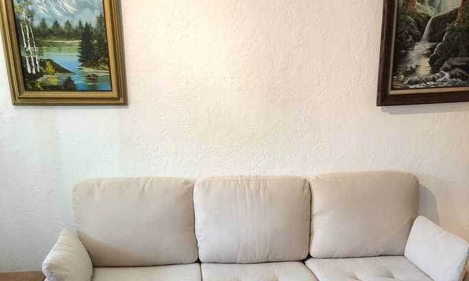 Oakhurst Cottage | EAGLES NEST - A 2br - 1 Ba Guesthouse 20 minutes from Yosemite National Park. .