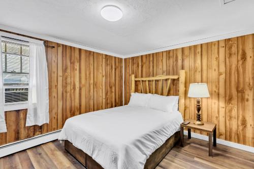 Escanaba Hotel | Eagles Nest Motel Unit 6