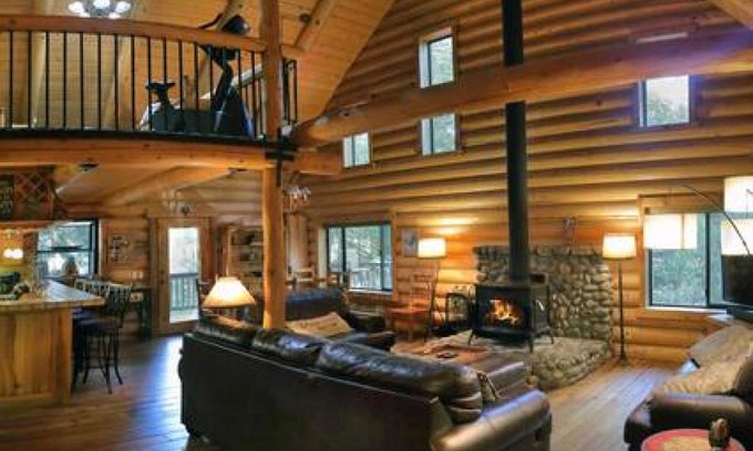 Idyllwild House | Eagles Nest - Natural Log Cabin with Guest House