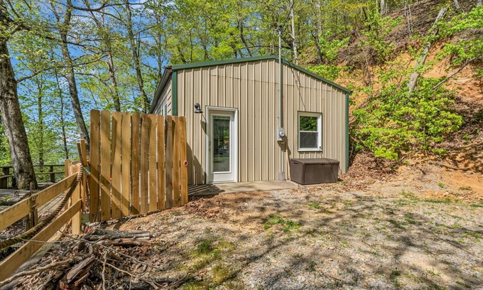 Waverly House | Eagles Perch@ Kentucky Lake- Water Access and Water View- Not in a subdivision