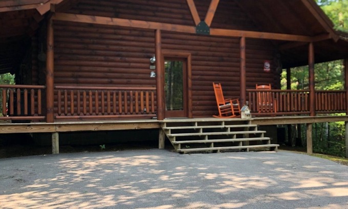 Oneida Cabin | Eagles Ridge 3 bedroom cabin near Big South Fork