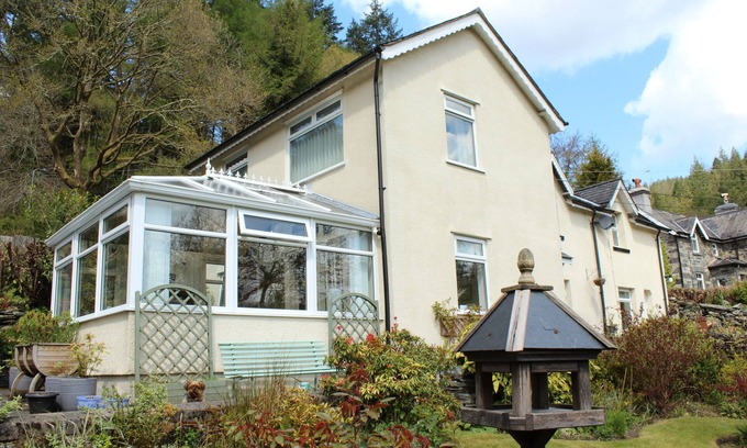 Gwynedd- Snowdonia House | Eagles View