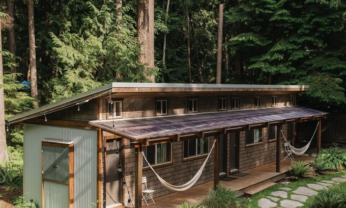 Savary Island Cabin | Earth bunk 1 at the Savary Island Resort