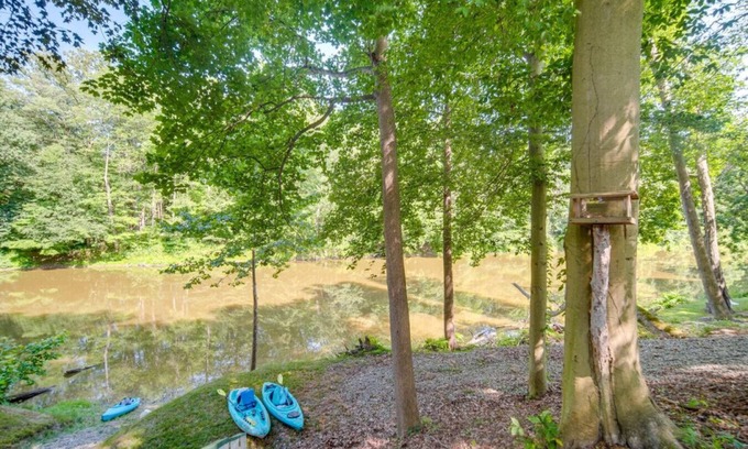 Austinburg House | Earth's River Retreat: Kayaks, Wineries & GOTL