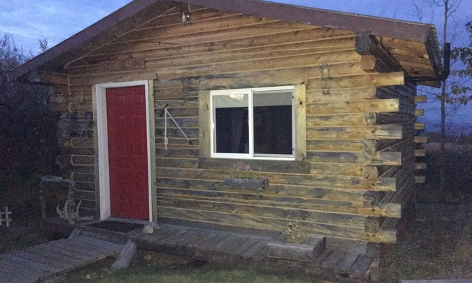 Healy Cabin | Earthsong Lodge - FAMLY