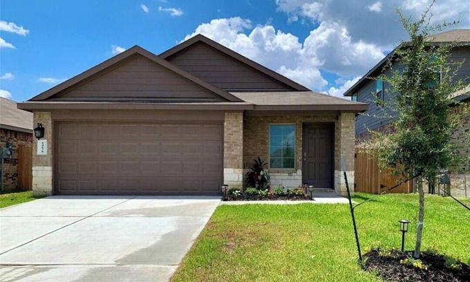 Montgomery County House | Earthy 3 Bedroom Oasis with Community Pool, Near Adventure Park