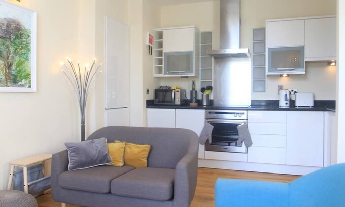 South Cliff Apartment | Easby Hall Apartment 6
