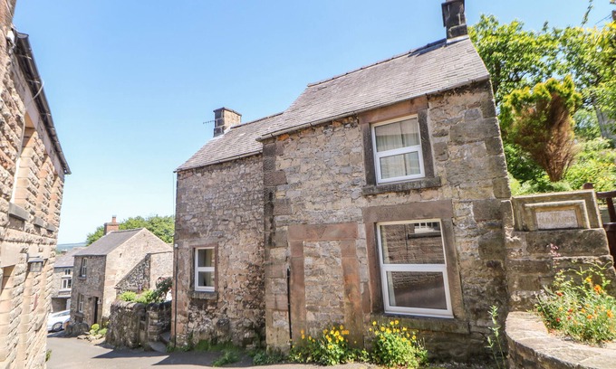 Winster Cottage | EAST BANK COTTAGE, pet friendly, character holiday cottage in Winster