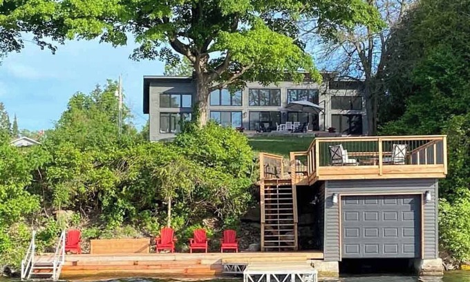 Dunsford Cottage | East Cove Lakehouse - Three Bedroom Cottage, Sleeps 6