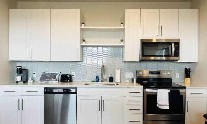 Dupont Apartment | East Denver Relaxation