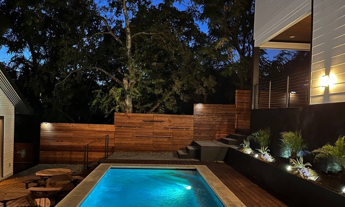 Blackshear-Prospect Hill House | East Downtown Large Hot Tub Discounted Rates Jan/Feb