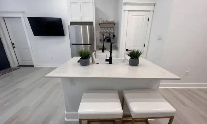 Greater East End House | East Downtown Pied-à-terre Unit #1