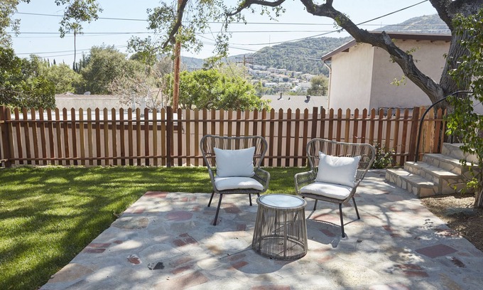 Montrose House | East LA Bungalow, Great for Families and Couples
