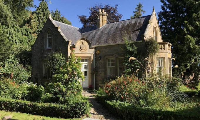 Forres Cottage | East Lodge - a rural retreat that sleeps 6 guests