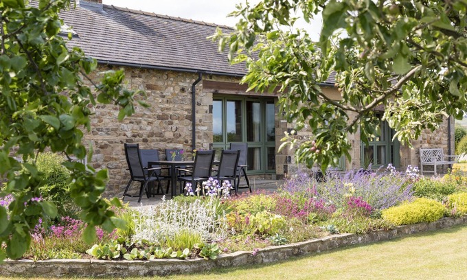 Bedale Cottage | EAST LODGE - STUNNING HOLIDAY HOME, SLEEPS 8, SET IN GLORIOUS YORKSHIRE