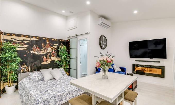 East Los Angeles Apartment | East Los Angeles Studio - Near Dodger Stadium!