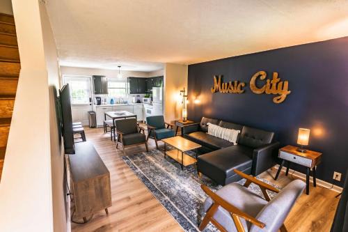 Barclay Drive House | East Nashville Getaway - Walk to Parks Golf & Music Spots
