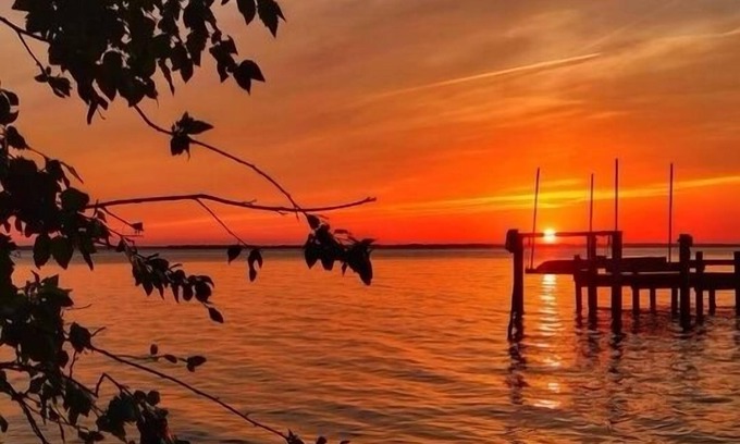Edenton House | East of Edenton! Romantic sunset waterfront getaway on the Albemarle Sound!