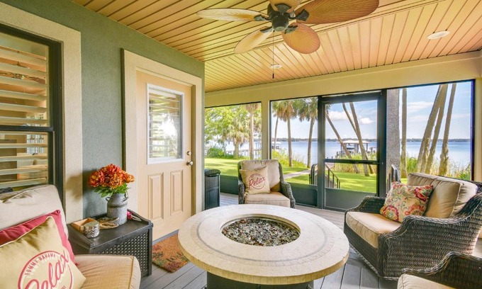East Palatka House | East Palatka Home on St Johns River with Boat Dock!