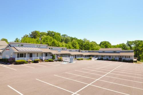 Hawley Hotel | East Shore Lodging