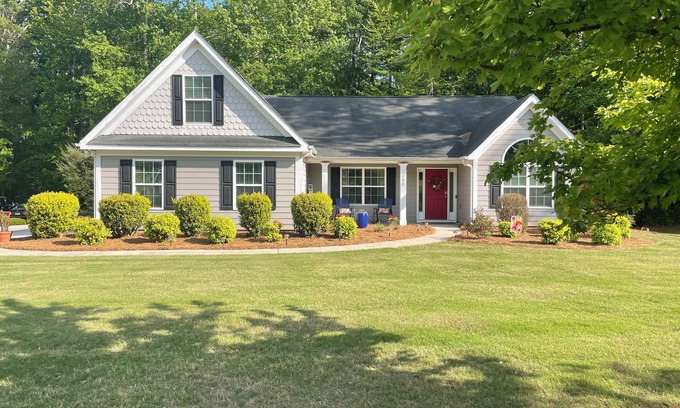 Athens House | East Side Ranch-Minutes to Downtown