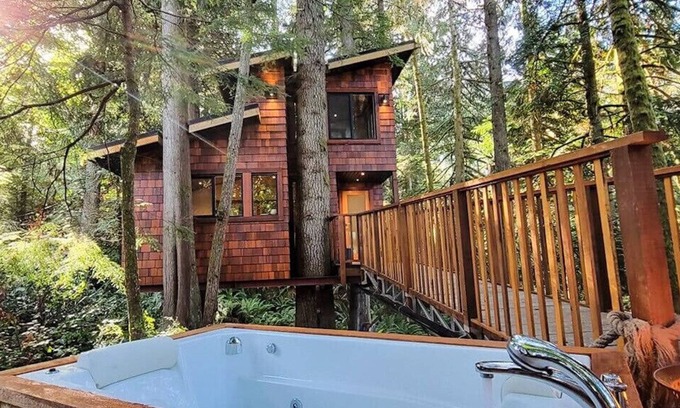 East Sooke House | East Sooke Treehouse