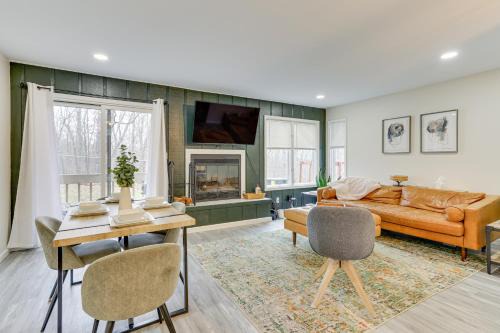 East Stroudsburg House | East Stroudsburg Townhouse Less Than 1 Mi to Ski Area!