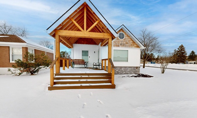 Northeastern Michigan House | East Tawas waterview home.walk to downtown and the beach!