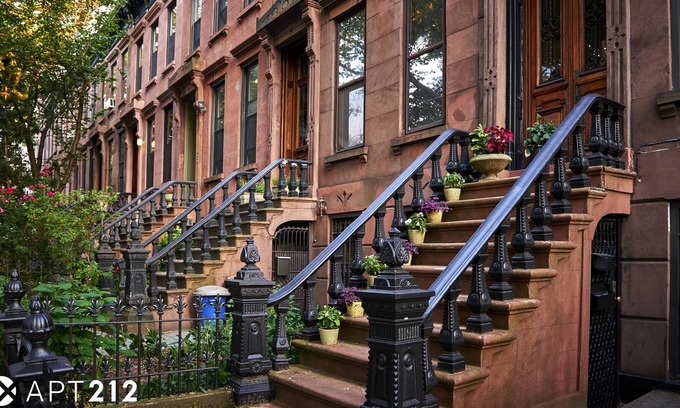 East Village House | East Village Beautiful Townhouse 4beds Apartment