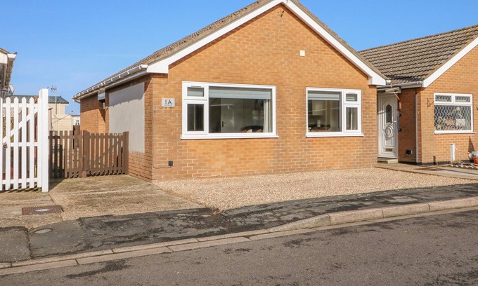 Mablethorpe and Sutton Cottage | EASTBREEZE, pet friendly, country holiday cottage in Sutton-On-Sea