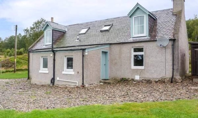 Carrbridge Cottage | EASTER DUTHIL COTTAGE, family friendly, with open fire in Carrbridge