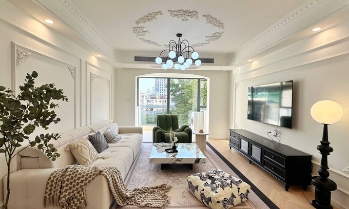 Dapuqiao Apartment | Eastern Hub - Chic 3-bedroom Apartment with free WiFi, AC in Xintiandi Area