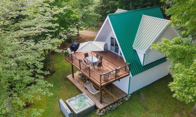 Memphremagog Regional County Municipality Ski Chalet | Eastern Township's Getaway! Beach + Ski Haven
