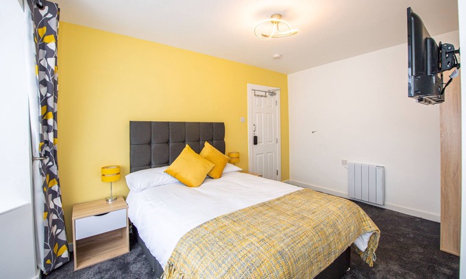 Speke Apartment | Eastern White House Flat A Liverpool Airport