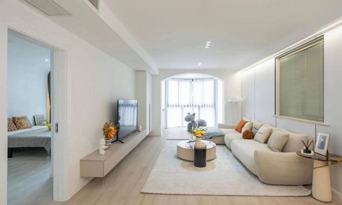 Huangpu Apartment | Easternhub-Chic 2-bedroom apartment with AC, WiFi in marvelous Shanghai