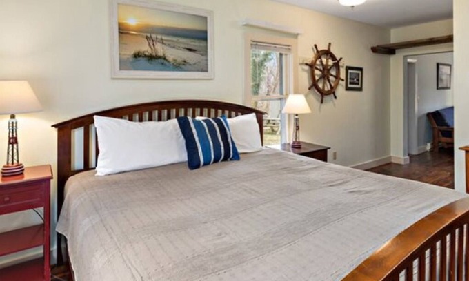 Eastham Apartment | Eastham Carriage House Retreat - The Lighthouse Suite