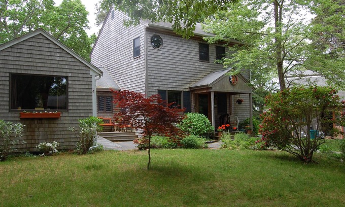 Eastham House | Eastham, Minister Pond Waterfront! Still available week of August 23