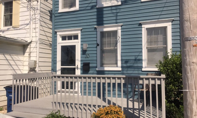 Eastport House | Eastport Cottage with Waterview - Minutes from Downtown Annapolis and USNA