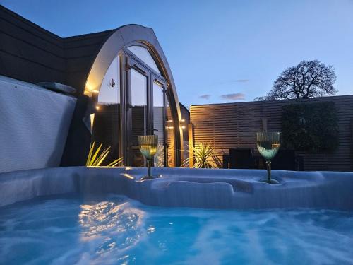 Pontesbury Ski Chalet | EASTRIDGE GLAMPING