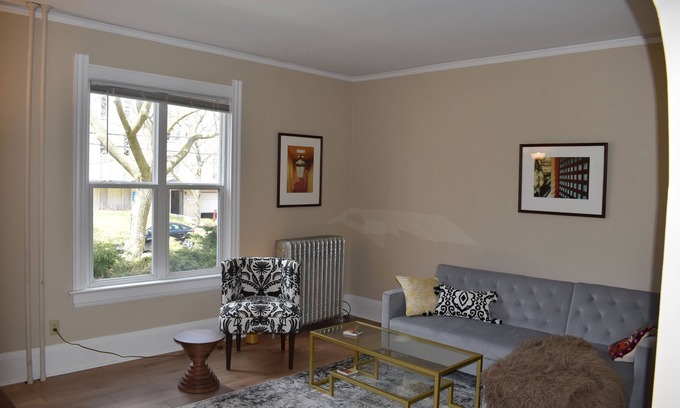 Lower East Side Apartment | Eastside apartment with Private entrance and parking