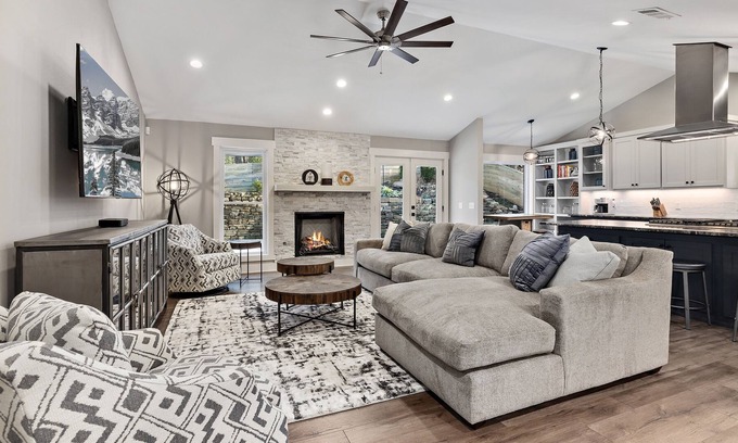 Fayetteville House | Eastside Estate-Quiet Neighborhood-5 mi to U of A