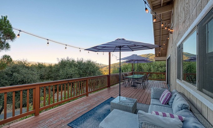 Oakhurst House | Eastwood Escape - 1 bedroom home with 🔥 Hot Tub 🔥