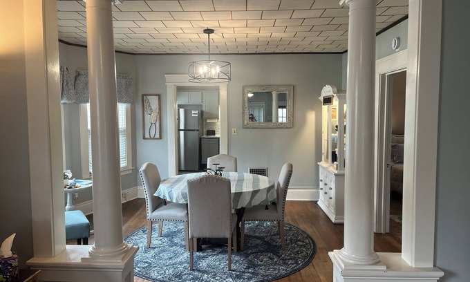 Syracuse Apartment | Eastwood Escape 2