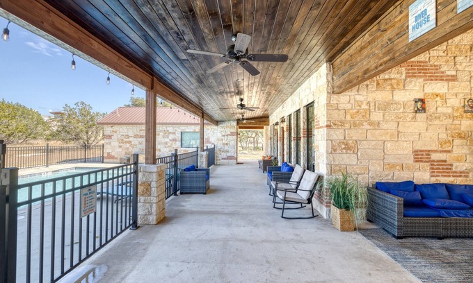 Sabinal House | Eastwood Hideout, Private Pool, Wi-Fi, @ Frio River Vacation Rentals