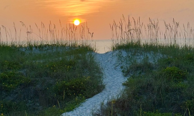 Jacksonville Condo | Easy Breezy Oceanfront ground floor condo in amazing Jax Beach, near Mayo