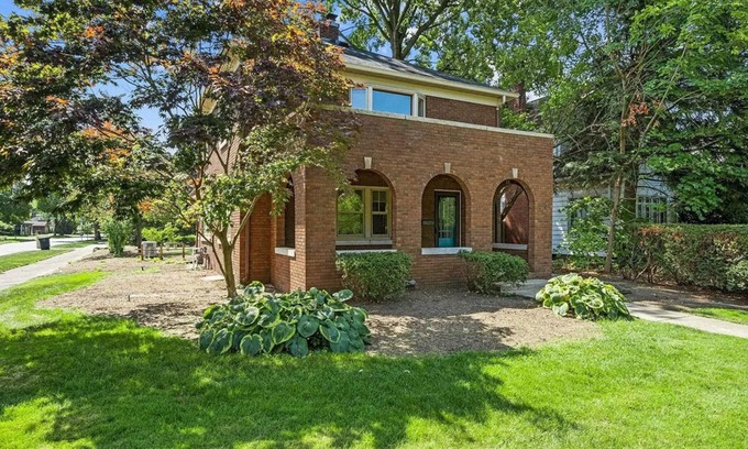 Harters Heights House | Easy Campus Access! All things Notre Dame steps away!nPerfect for all ND events.