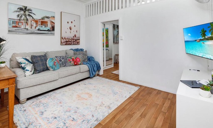 Cairns North Apartment | Easy Going Holiday Unit on McKenzie MK6