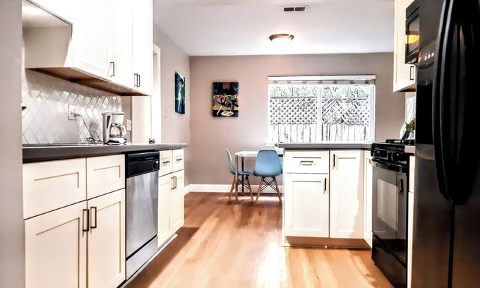 Rohnert Park House | Easy living!Conveniently located Rohnert Park home.Perfect for traveling workers